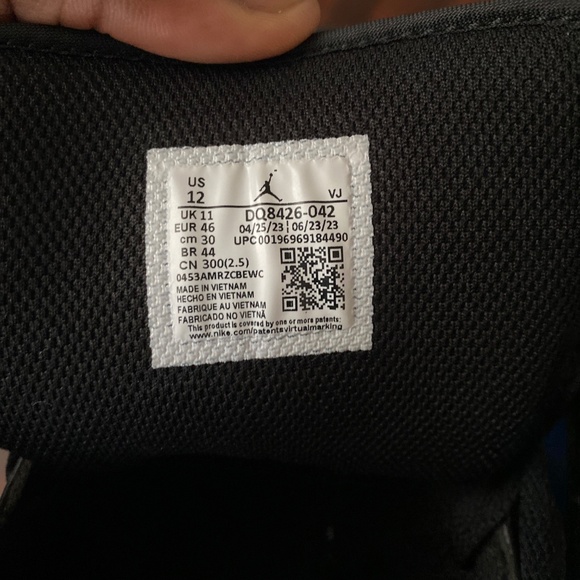 Royal Blue Jordan 1s - Picture 4 of 6